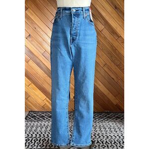 NWT Levi's Wedgie Straight Jeans